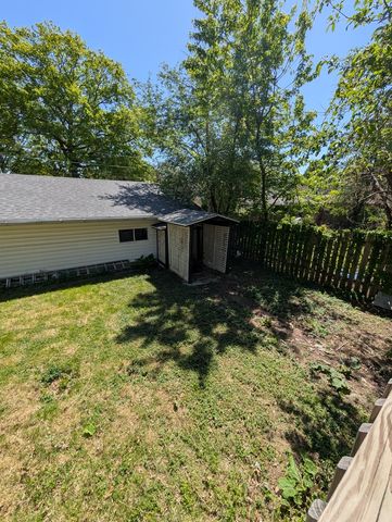 2221 Iowa Street, Davenport, IA 52803