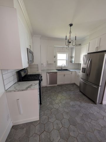 2221 Iowa Street, Davenport, IA 52803