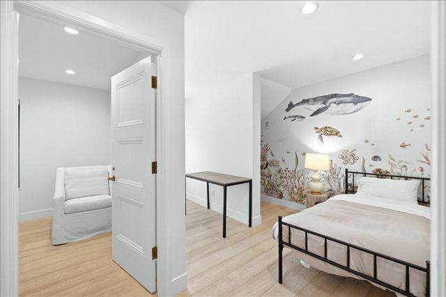 1031 Almanor Avenue, Menlo Park, CA 94025