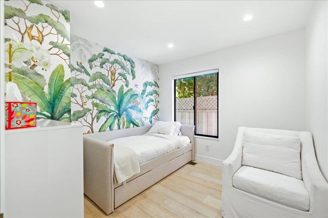 1031 Almanor Avenue, Menlo Park, CA 94025