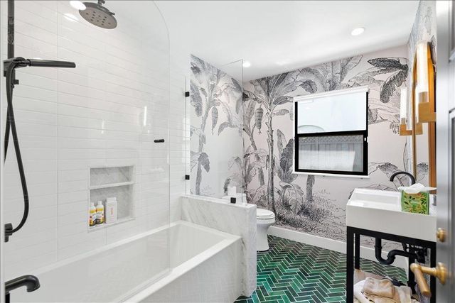 1031 Almanor Avenue, Menlo Park, CA 94025