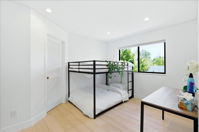 1031 Almanor Avenue, Menlo Park, CA 94025