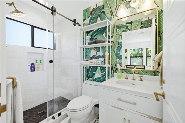 1031 Almanor Avenue, Menlo Park, CA 94025