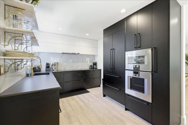 1031 Almanor Avenue, Menlo Park, CA 94025