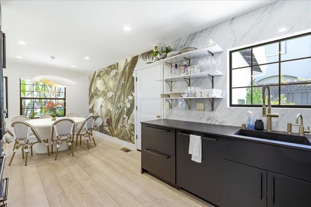 1031 Almanor Avenue, Menlo Park, CA 94025