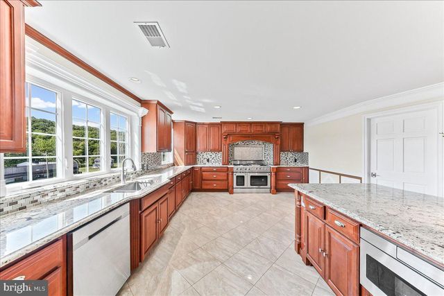 558 E BALTIMORE PIKE, West Grove, PA 19390