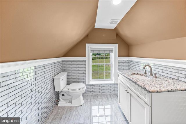 558 E BALTIMORE PIKE, West Grove, PA 19390