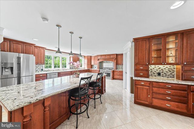 558 E BALTIMORE PIKE, West Grove, PA 19390
