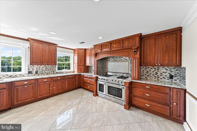 558 E BALTIMORE PIKE, West Grove, PA 19390