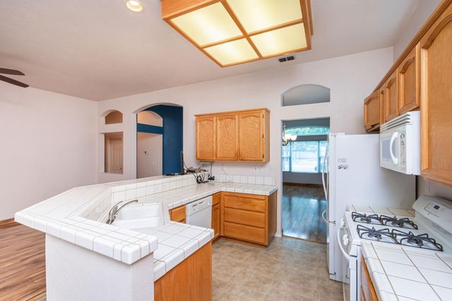 4910 Westham Way, Elk Grove, CA 95758