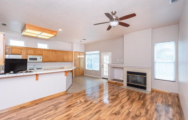 4910 Westham Way, Elk Grove, CA 95758