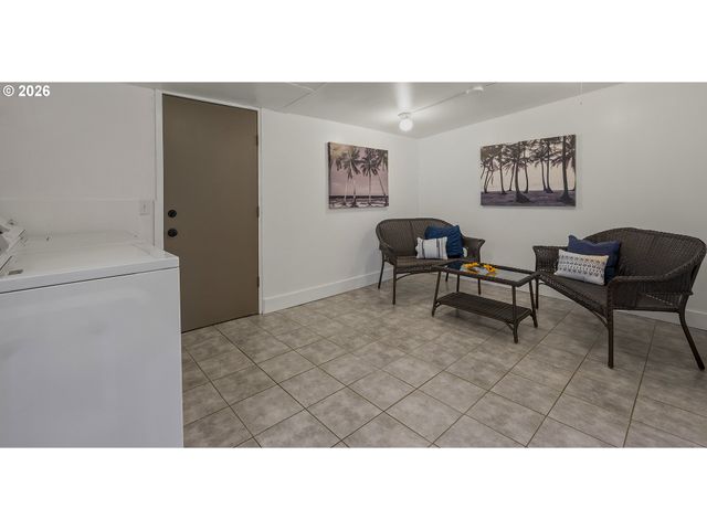 1875 W 18TH Ave, Eugene, OR 97402