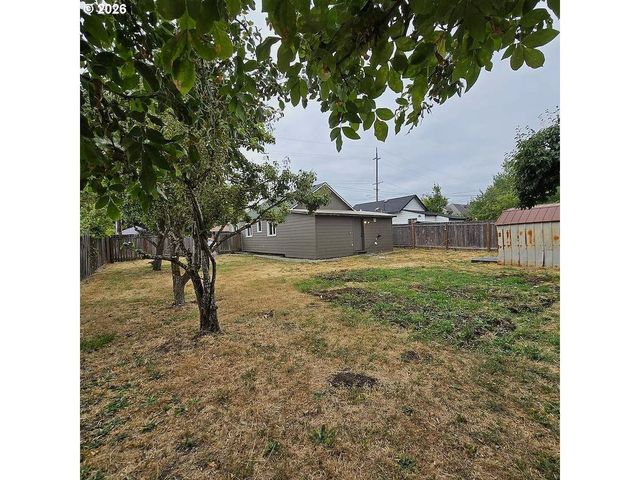 1875 W 18TH Ave, Eugene, OR 97402
