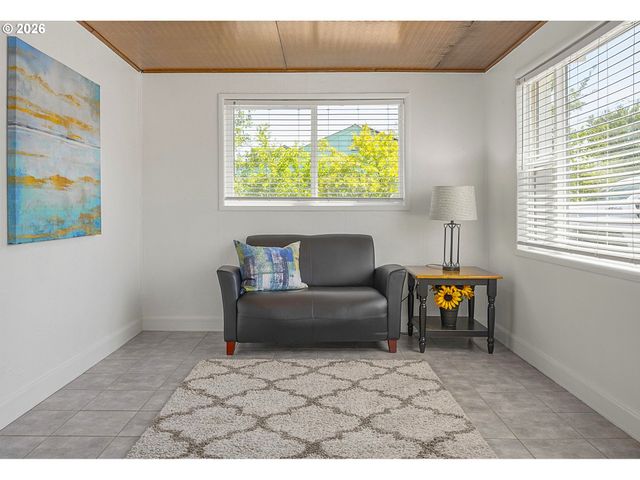 1875 W 18TH Ave, Eugene, OR 97402
