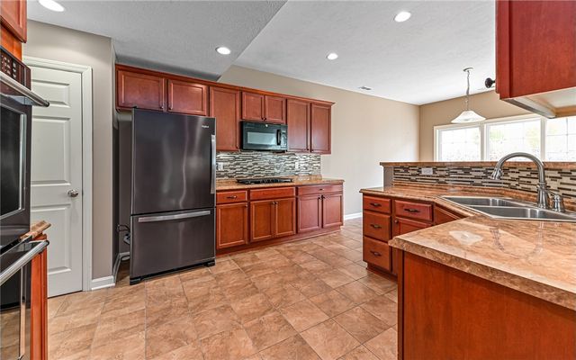 252 Estates Dr, Richland, PA 15044