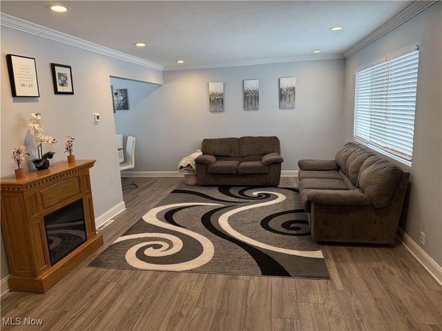 4526 Woodrow Avenue, Parma, OH 44134