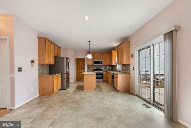 6910 GOVERNORS GRANT LN, Fredericksburg, VA 22407