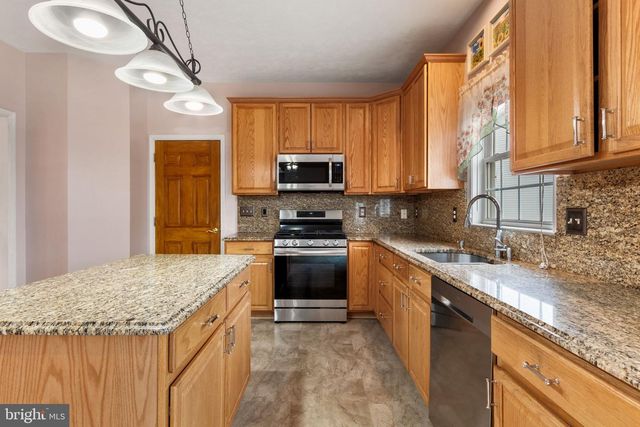 6910 GOVERNORS GRANT LN, Fredericksburg, VA 22407