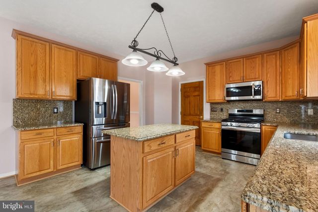 6910 GOVERNORS GRANT LN, Fredericksburg, VA 22407