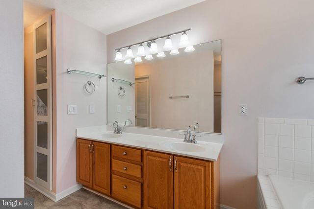 6910 GOVERNORS GRANT LN, Fredericksburg, VA 22407