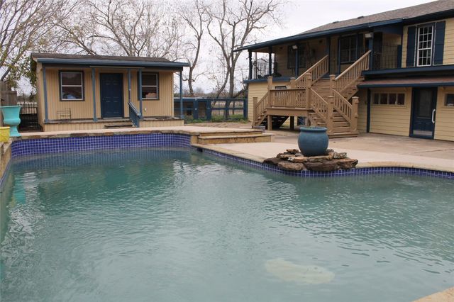 1111 Spur 529, Rosenberg, TX 77471