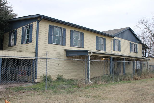 1111 Spur 529, Rosenberg, TX 77471