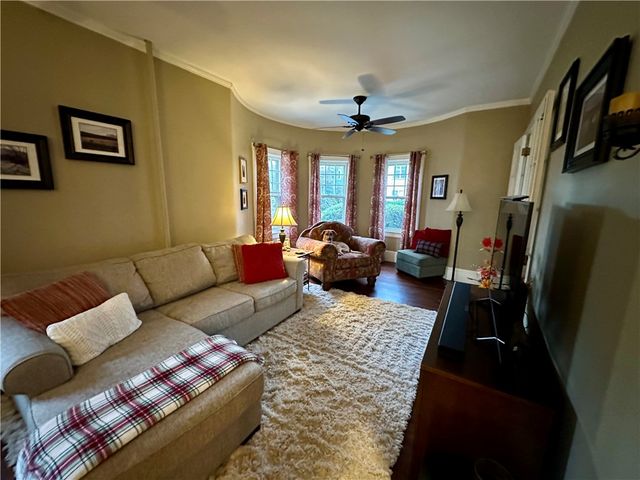 172 Bluff Avenue, Cranston, RI 02905