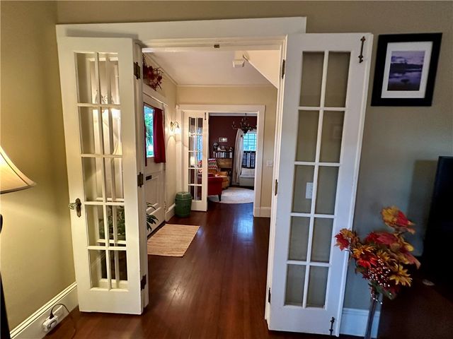 172 Bluff Avenue, Cranston, RI 02905