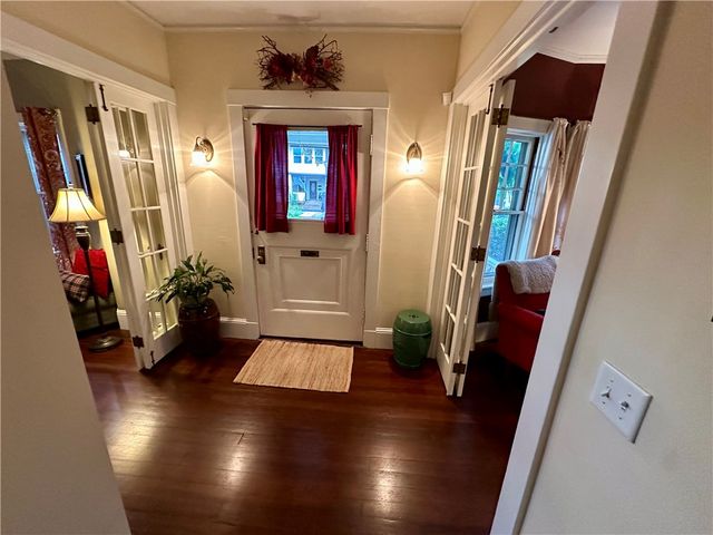 172 Bluff Avenue, Cranston, RI 02905