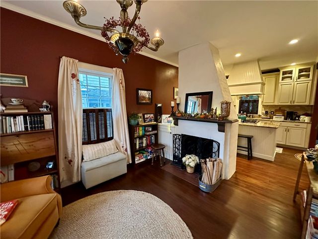 172 Bluff Avenue, Cranston, RI 02905