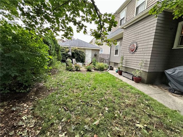 172 Bluff Avenue, Cranston, RI 02905