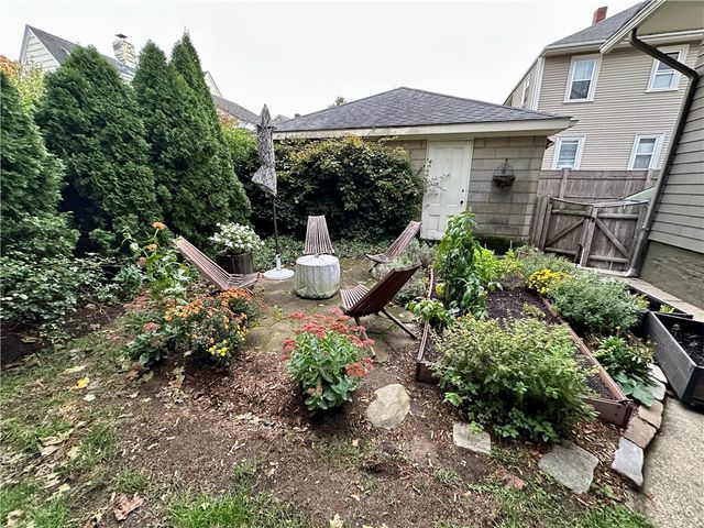 172 Bluff Avenue, Cranston, RI 02905