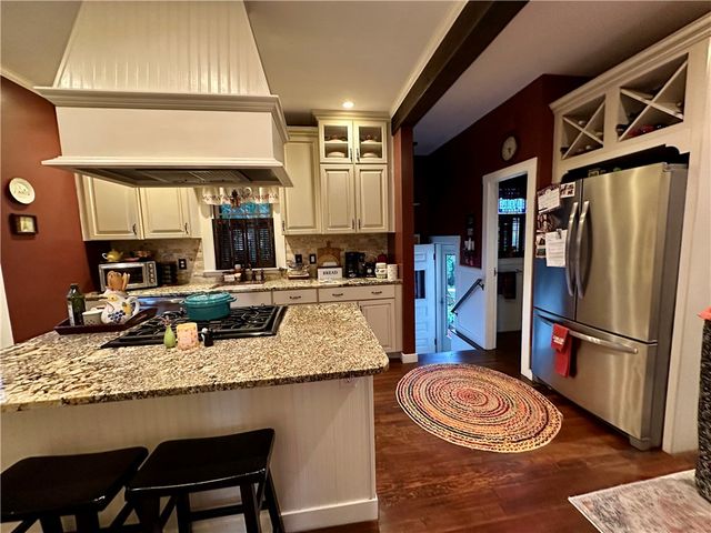 172 Bluff Avenue, Cranston, RI 02905