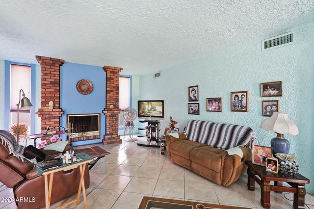 4702 E ALTA VISTA Road, Phoenix, AZ 85042