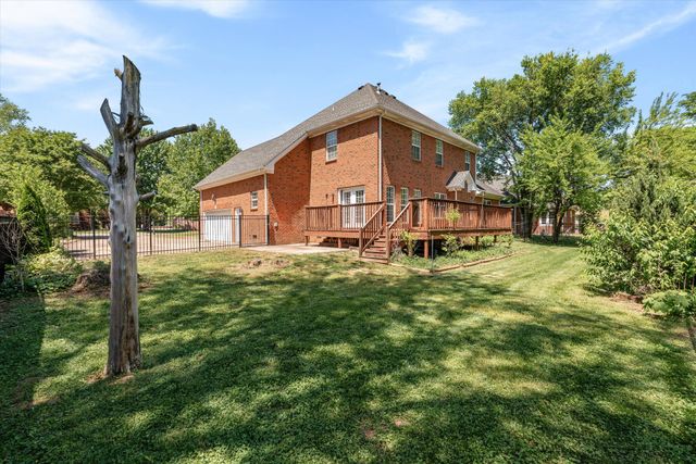 2240 Westwood Dr, N, Murfreesboro, TN 37130