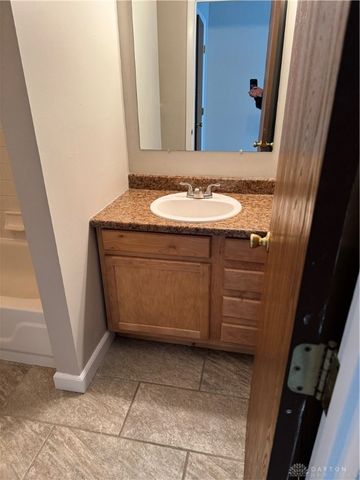 6620 green branch 8, Centerville, OH 45459