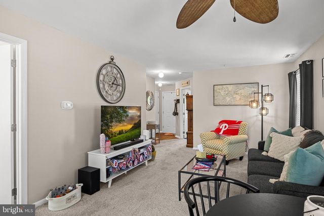26 FOXGLOVE DR, Delran, NJ 08075