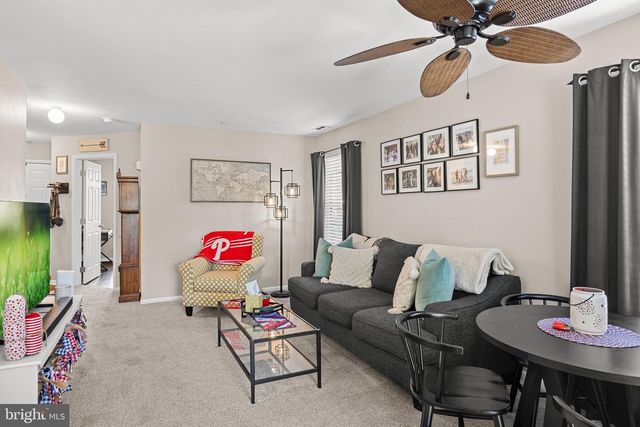 26 FOXGLOVE DR, Delran, NJ 08075