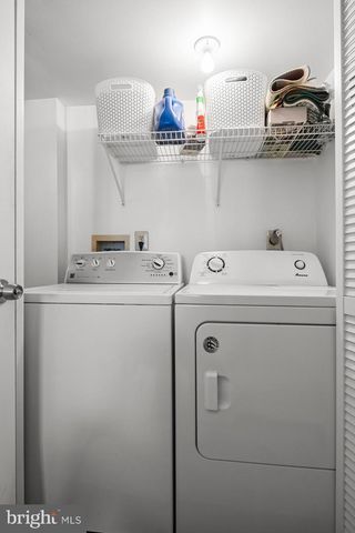 26 FOXGLOVE DR, Delran, NJ 08075
