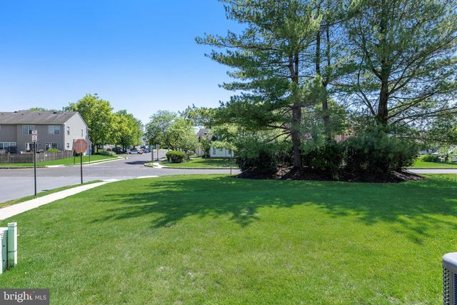 26 FOXGLOVE DR, Delran, NJ 08075