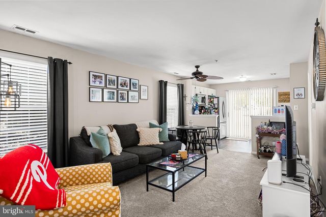 26 FOXGLOVE DR, Delran, NJ 08075