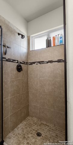 103 Muirfield, La Vernia, TX 78121