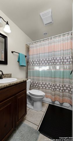 103 Muirfield, La Vernia, TX 78121