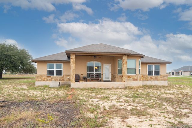 103 Muirfield, La Vernia, TX 78121