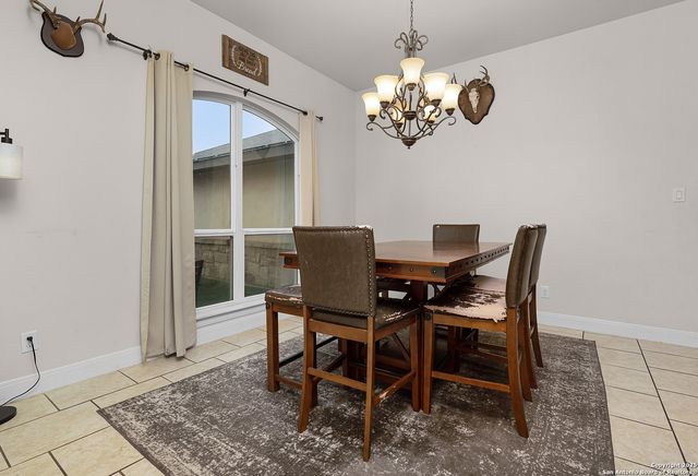 103 Muirfield, La Vernia, TX 78121