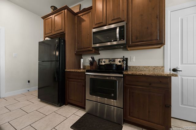 103 Muirfield, La Vernia, TX 78121