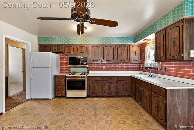 5894 Heyer Street, Romulus, MI 48174