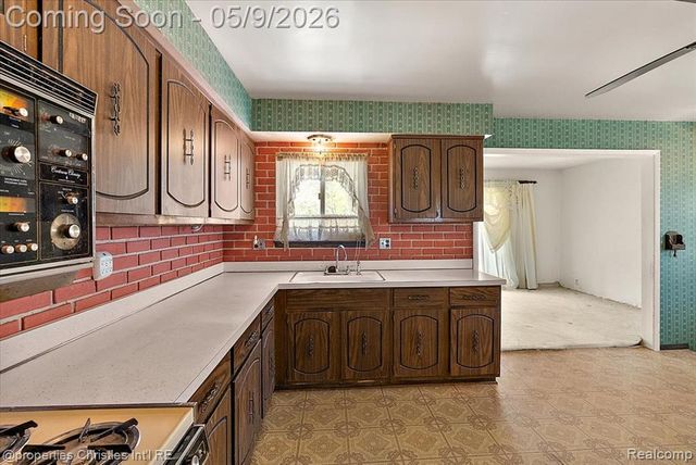 5894 Heyer Street, Romulus, MI 48174