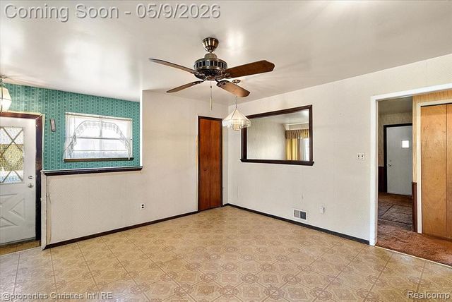 5894 Heyer Street, Romulus, MI 48174