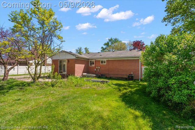 5894 Heyer Street, Romulus, MI 48174